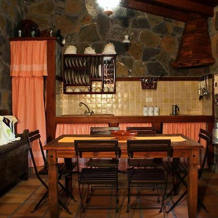 Casa Mary Lola Hostal Tinor Exterior foto